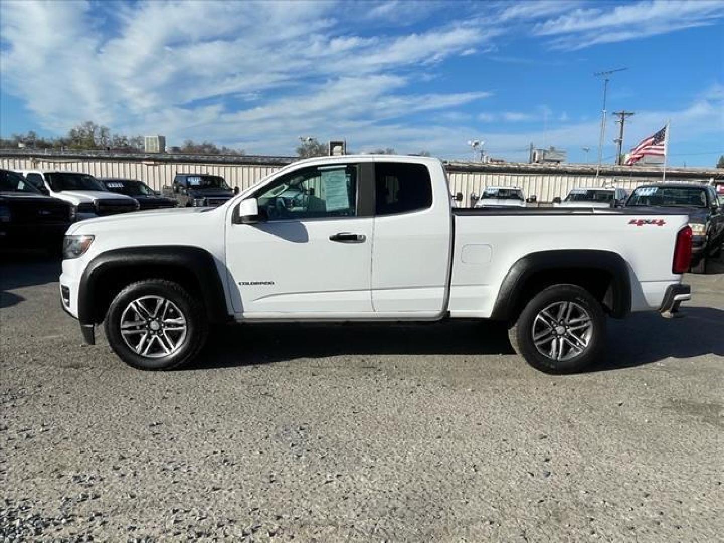 2020 Summit White Chevrolet Colorado LT (1GCHTCEA3L1) with an 2.5L 2.5L I4 200hp 191ft. lbs. Direct Injection engine, 6-Speed Shiftable Automatic transmission, located at 800 Riverside Ave, Roseville, CA, 95678, 916-773-4549 & Toll Free: 866-719-4393, 38.732265, -121.291039 - 4X4 EXTENDED CAB LT ONE OWNER - Photo#4