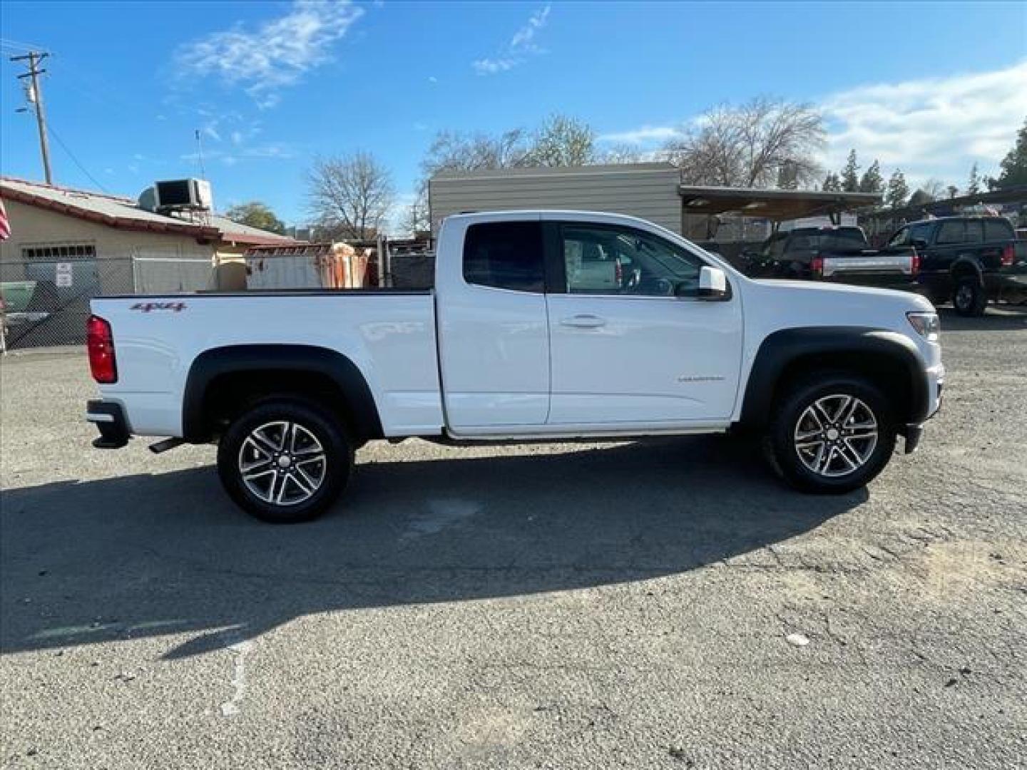 2020 Summit White Chevrolet Colorado LT (1GCHTCEA3L1) with an 2.5L 2.5L I4 200hp 191ft. lbs. Direct Injection engine, 6-Speed Shiftable Automatic transmission, located at 800 Riverside Ave, Roseville, CA, 95678, 916-773-4549 & Toll Free: 866-719-4393, 38.732265, -121.291039 - 4X4 EXTENDED CAB LT ONE OWNER - Photo#5