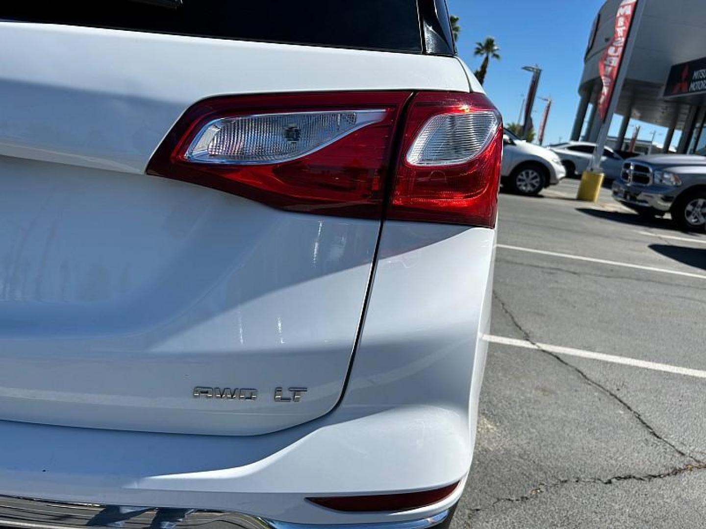 2020 WHITE Chevrolet Equinox (3GNAXUEV1LS) with an 4-Cyl 1.5 Liter engine, Automatic transmission, located at 412 Auto Vista Drive, Palmdale, 93551, (661) 945-0620, 34.592636, -118.136681 - Photo#11