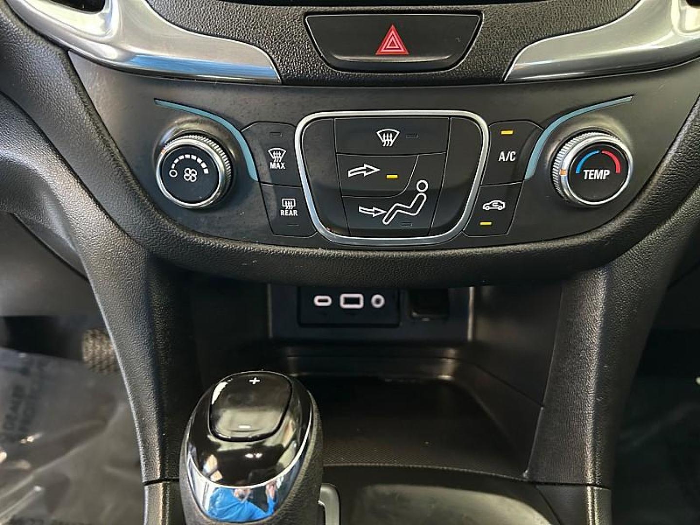 2020 WHITE Chevrolet Equinox (3GNAXUEV1LS) with an 4-Cyl 1.5 Liter engine, Automatic transmission, located at 412 Auto Vista Drive, Palmdale, 93551, (661) 945-0620, 34.592636, -118.136681 - Photo#21