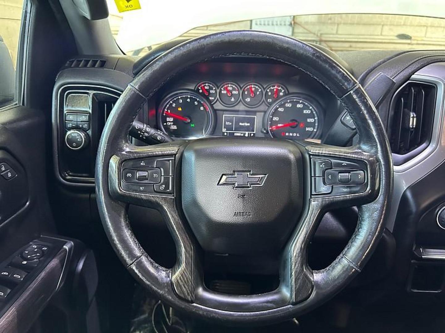 2020 WHITE Chevrolet Silverado 1500 2WD (1GCPWBEK3LZ) with an 4-Cyl 2.7 Liter engine, Automatic 6-Spd HD w/Overdrive transmission, located at 412 Auto Vista Drive, Palmdale, 93551, (661) 945-0620, 34.592636, -118.136681 - Photo#37