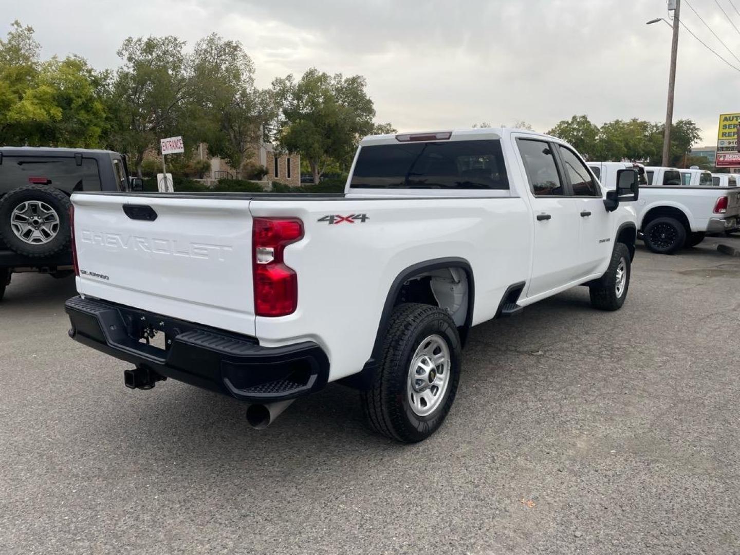 2020 Summit White Chevrolet Silverado 3500HD Work Truck (1GC4YSEY5LF) with an 6.6L Duramax 6.6L Biodiesel Turbo V8 445hp 910ft. lbs. Common Rail Direct Injection engine, 6-Speed Shiftable Automatic transmission, located at 800 Riverside Ave, Roseville, CA, 95678, 916-773-4549 & Toll Free: 866-719-4393, 38.732265, -121.291039 - DURAMAX DIESEL CREW CAB 4X4 ALLISON TRANSMISSION SERVICE RECORDS ONE OWNER - Photo#4