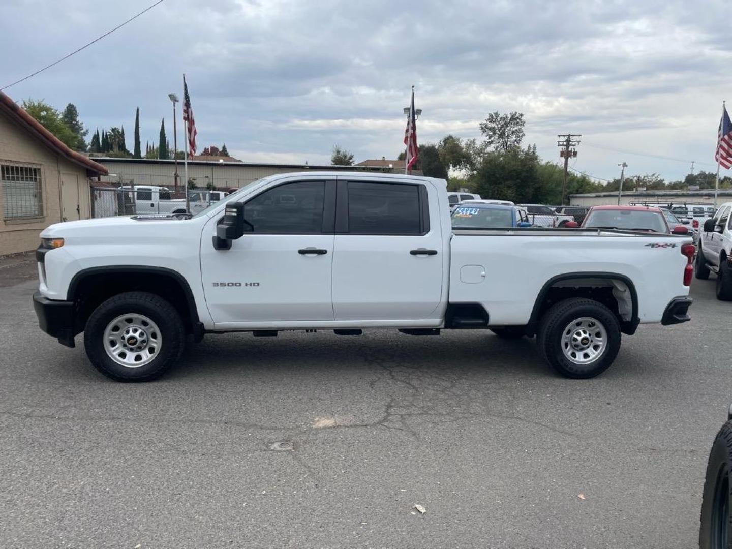 2020 Summit White Chevrolet Silverado 3500HD Work Truck (1GC4YSEY5LF) with an 6.6L Duramax 6.6L Biodiesel Turbo V8 445hp 910ft. lbs. Common Rail Direct Injection engine, 6-Speed Shiftable Automatic transmission, located at 800 Riverside Ave, Roseville, CA, 95678, 916-773-4549 & Toll Free: 866-719-4393, 38.732265, -121.291039 - DURAMAX DIESEL CREW CAB 4X4 ALLISON TRANSMISSION SERVICE RECORDS ONE OWNER - Photo#5