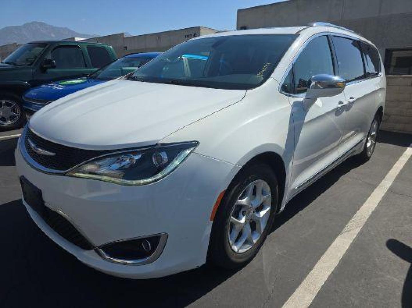 2020 WHITE Chrysler Pacifica (2C4RC1GG7LR) with an V6 3.6 Liter engine, Automatic 9-Spd transmission, located at 412 Auto Vista Drive, Palmdale, 93551, (661) 945-0620, 34.592636, -118.136681 - Photo#0