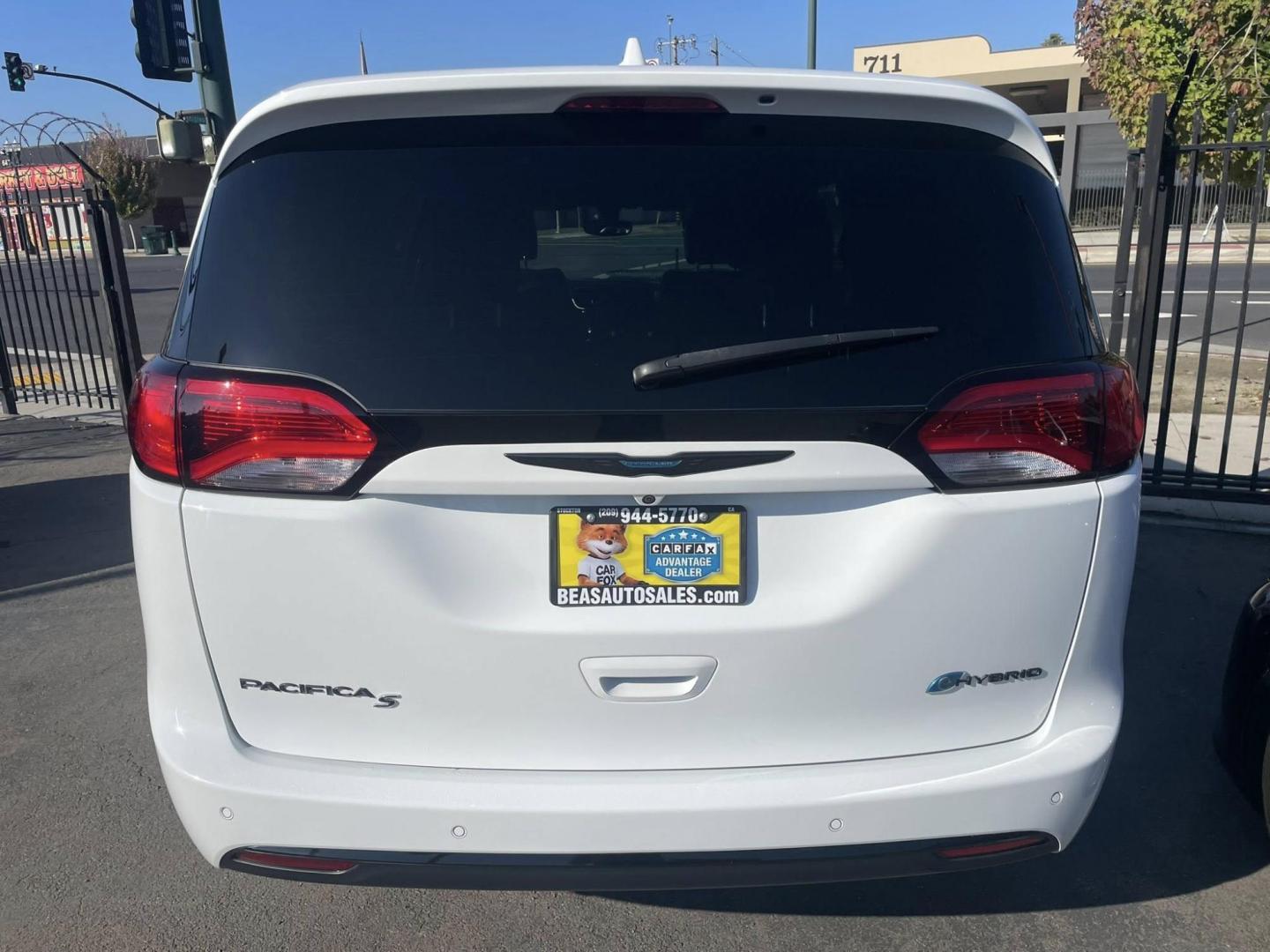 2020 Chrysler Pacifica Hybrid Touring L (2C4RC1L75LR) with an 3.6L V6 DOHC 24V HYBRID engine, CVT transmission, located at 744 E Miner Ave, Stockton, CA, 95202, (209) 944-5770, 37.956863, -121.282082 - PLUS TAXES AND FEES - Photo#13