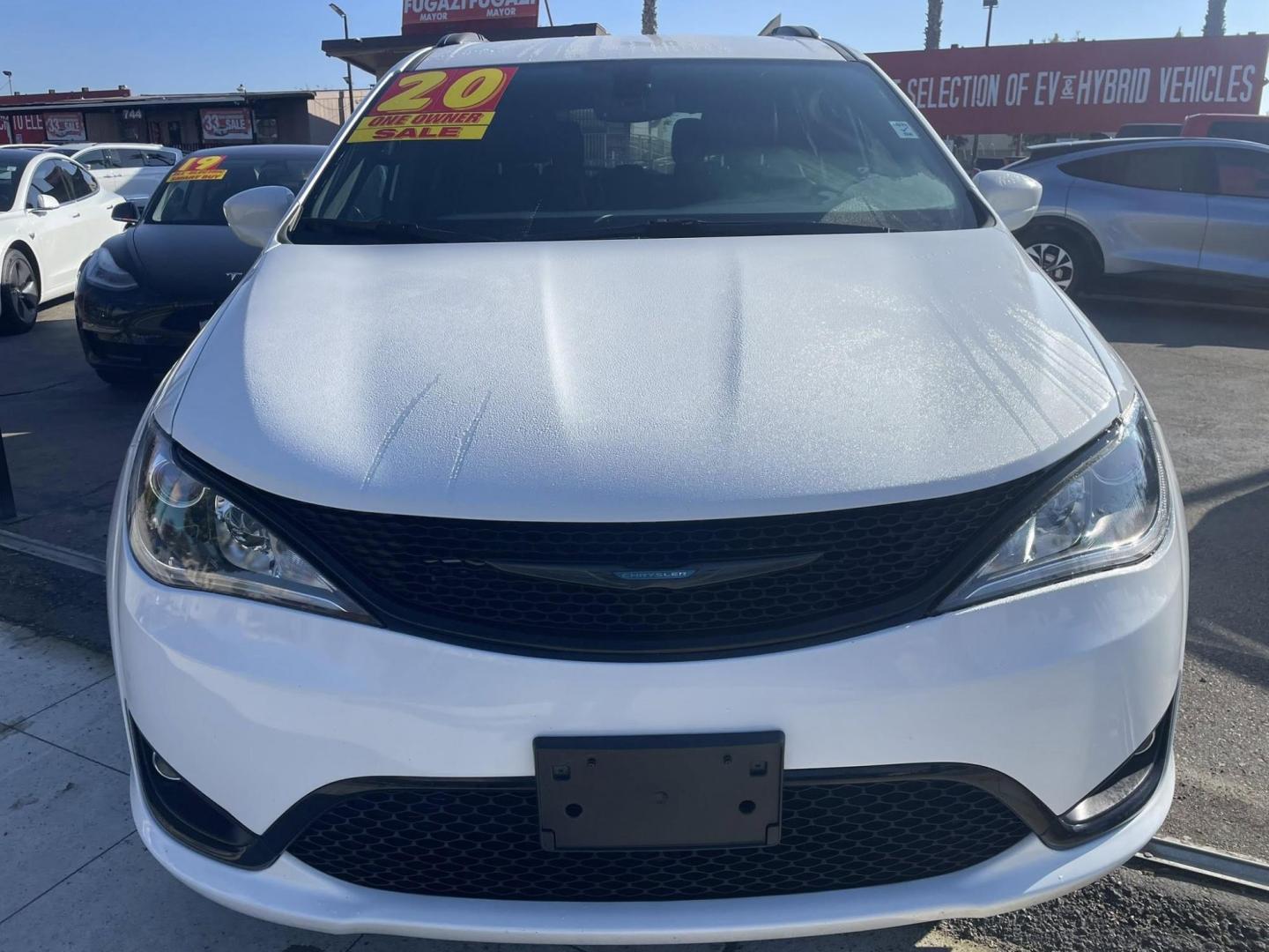 2020 Chrysler Pacifica Hybrid Touring L (2C4RC1L75LR) with an 3.6L V6 DOHC 24V HYBRID engine, CVT transmission, located at 744 E Miner Ave, Stockton, CA, 95202, (209) 944-5770, 37.956863, -121.282082 - PLUS TAXES AND FEES - Photo#1