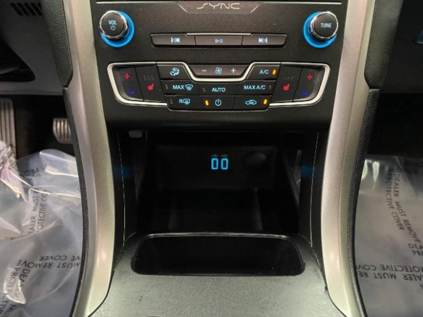 2020 WHITE Ford Fusion (3FA6P0CD6LR) with an 4-Cyl EcoBoost Turbo 1.5 Liter engine, Automatic 6-Spd w/SelectShift transmission, located at 412 Auto Vista Drive, Palmdale, 93551, (661) 945-0620, 34.592636, -118.136681 - Photo#26