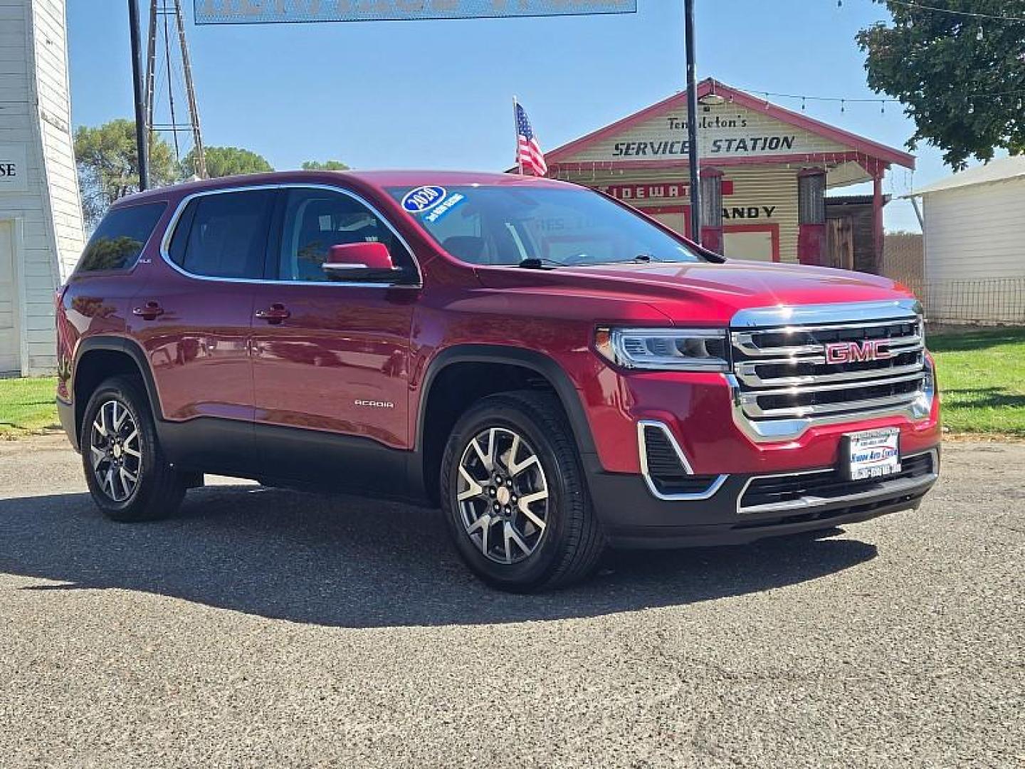 2020 RED GMC Acadia (1GKKNKLA7LZ) with an 4-Cyl 2.5 Liter engine, Automatic 9-Spd transmission, located at 246 E Walker St., Orland, 95963, (530) 865-5800, 39.747589, -122.178398 - Photo#2