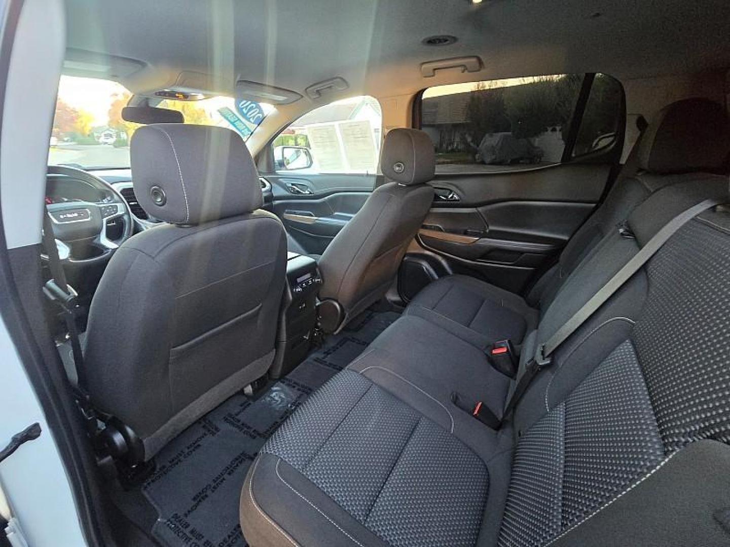 2020 WHITE GMC Acadia (1GKKNKLA6LZ) with an 4-Cyl 2.5 Liter engine, Automatic 9-Spd transmission, located at 246 E Walker St., Orland, 95963, (530) 865-5800, 39.747589, -122.178398 - Photo#13