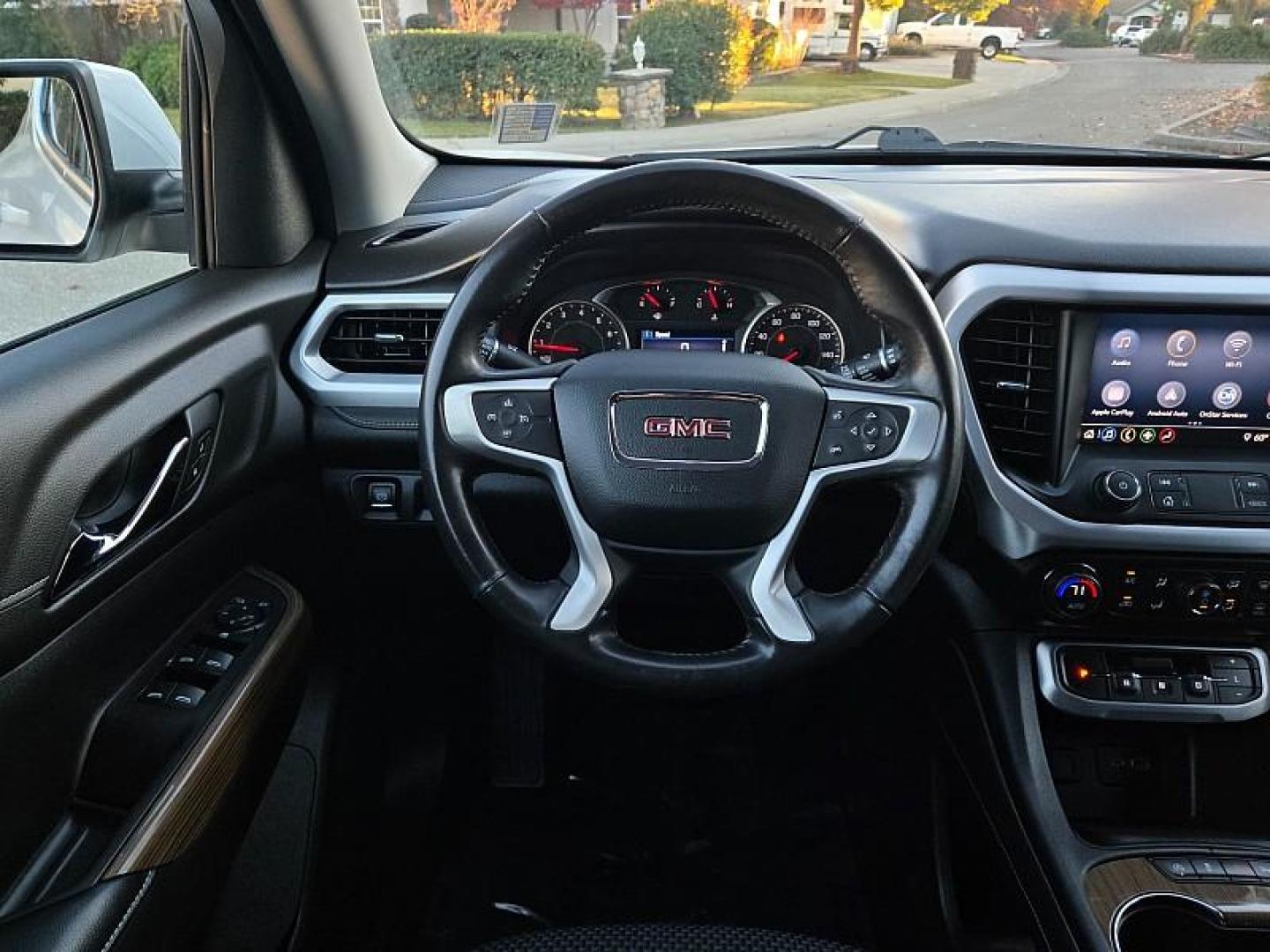 2020 WHITE GMC Acadia (1GKKNKLA6LZ) with an 4-Cyl 2.5 Liter engine, Automatic 9-Spd transmission, located at 246 E Walker St., Orland, 95963, (530) 865-5800, 39.747589, -122.178398 - Photo#21