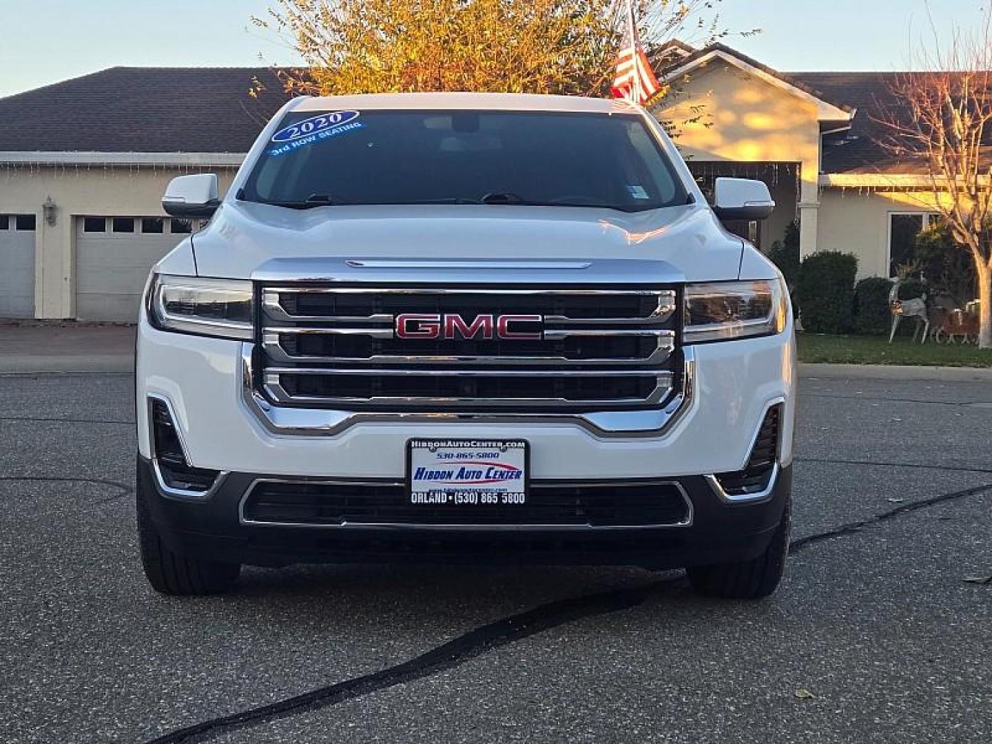 2020 WHITE GMC Acadia (1GKKNKLA6LZ) with an 4-Cyl 2.5 Liter engine, Automatic 9-Spd transmission, located at 246 E Walker St., Orland, 95963, (530) 865-5800, 39.747589, -122.178398 - Photo#2