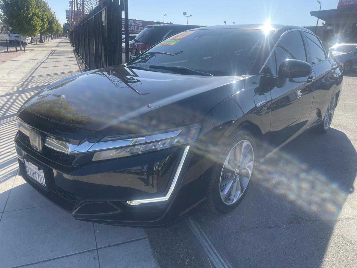 2020 Honda Clarity Plug-In Hybrid (JHMZC5F13LC) with an 1.5L L4 DOHC 16V HYBRID engine, CVT transmission, located at 744 E Miner Ave, Stockton, CA, 95202, (209) 944-5770, 37.956863, -121.282082 - PLUS TAXES AND FEES NO CHARGER AVAILABLE - Photo#2