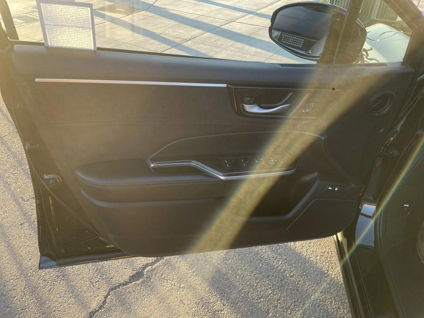 2020 Honda Clarity Touring Plug-In Hybrid (JHMZC5F32LC) with an 1.5L L4 DOHC 16V HYBRID engine, CVT transmission, located at 744 E Miner Ave, Stockton, CA, 95202, (209) 944-5770, 37.956863, -121.282082 - PLUS TAXES AND FEES NO CHARGER AVAILABLE - Photo#4