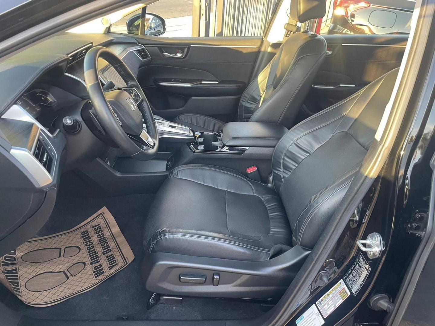 2020 Honda Clarity Touring Plug-In Hybrid (JHMZC5F32LC) with an 1.5L L4 DOHC 16V HYBRID engine, CVT transmission, located at 744 E Miner Ave, Stockton, CA, 95202, (209) 944-5770, 37.956863, -121.282082 - PLUS TAXES AND FEES NO CHARGER AVAILABLE - Photo#5