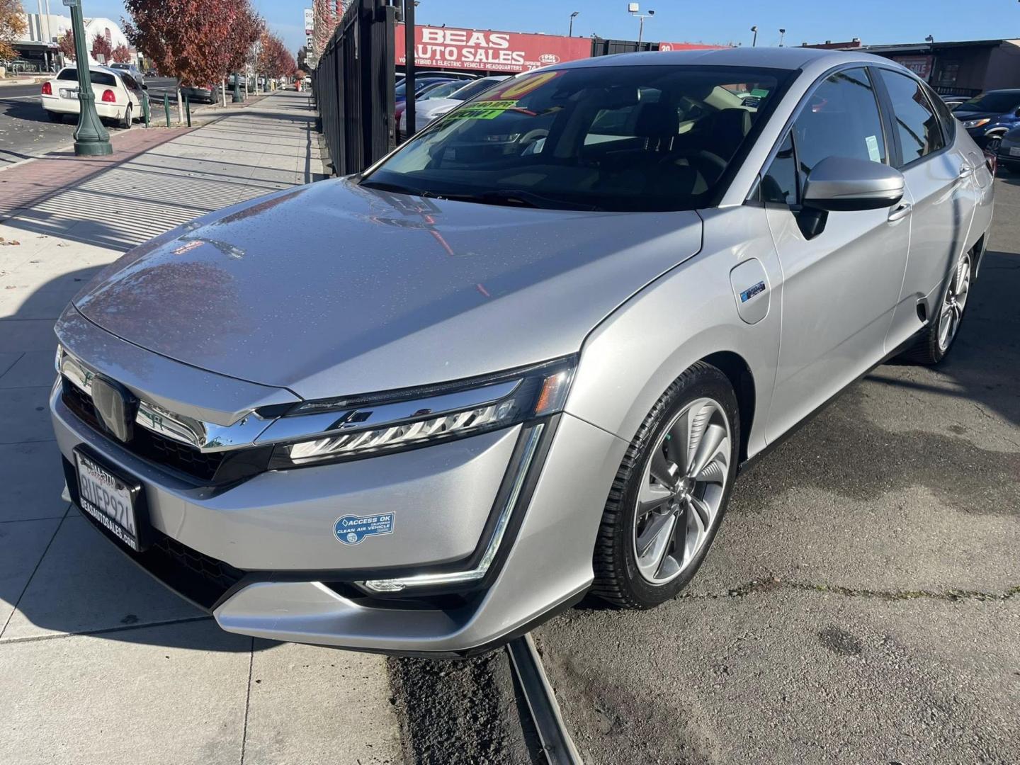 2020 Honda Clarity Plug-In Hybrid (JHMZC5F17LC) with an 1.5L L4 DOHC 16V HYBRID engine, CVT transmission, located at 744 E Miner Ave, Stockton, CA, 95202, (209) 944-5770, 37.956863, -121.282082 - PLUS TAXES AND FEES - Photo#3