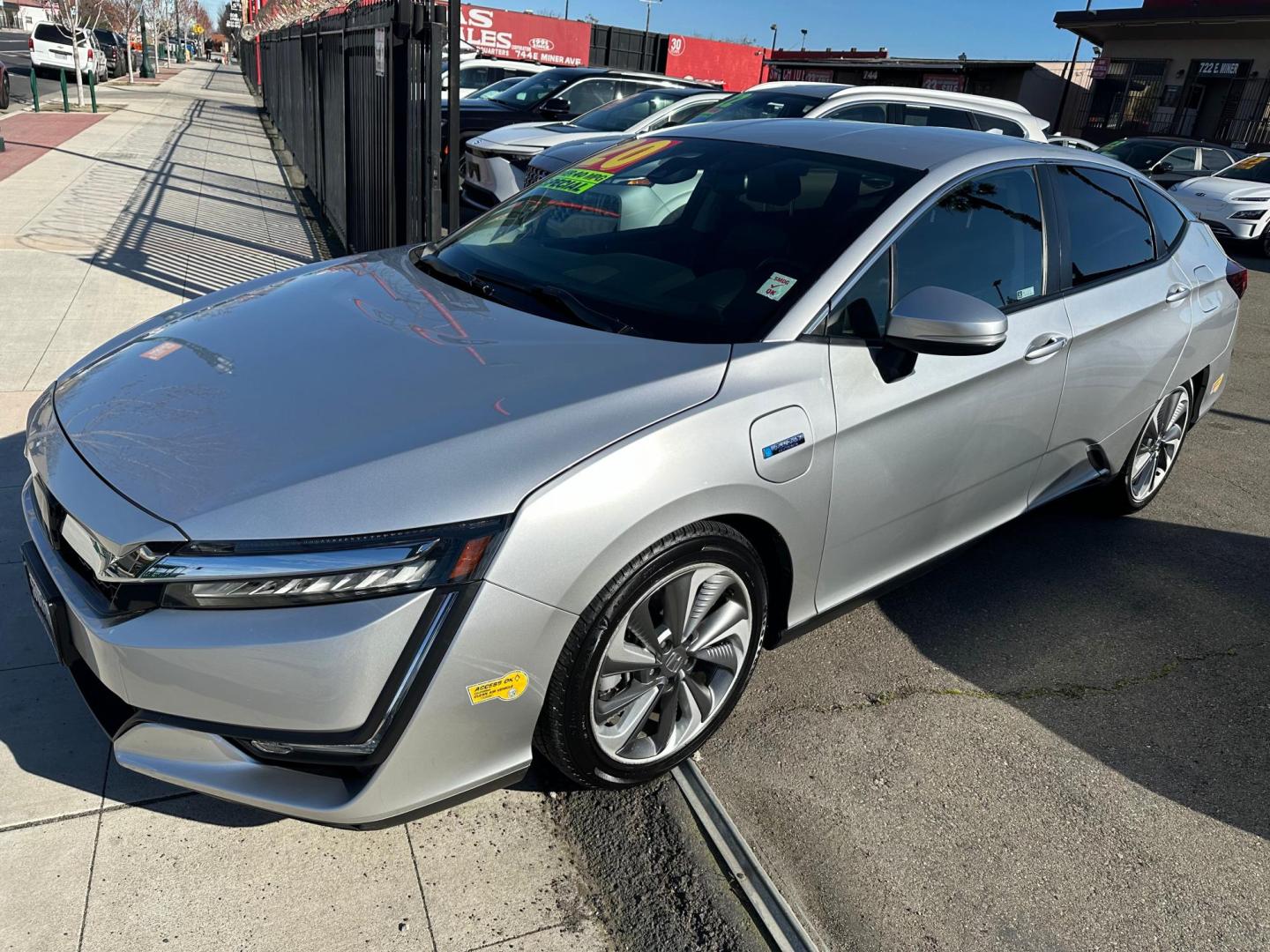 2020 Honda Clarity Touring Plug-In Hybrid (JHMZC5F32LC) with an 1.5L L4 DOHC 16V HYBRID engine, CVT transmission, located at 744 E Miner Ave, Stockton, CA, 95202, (209) 944-5770, 37.956863, -121.282082 - Photo#4