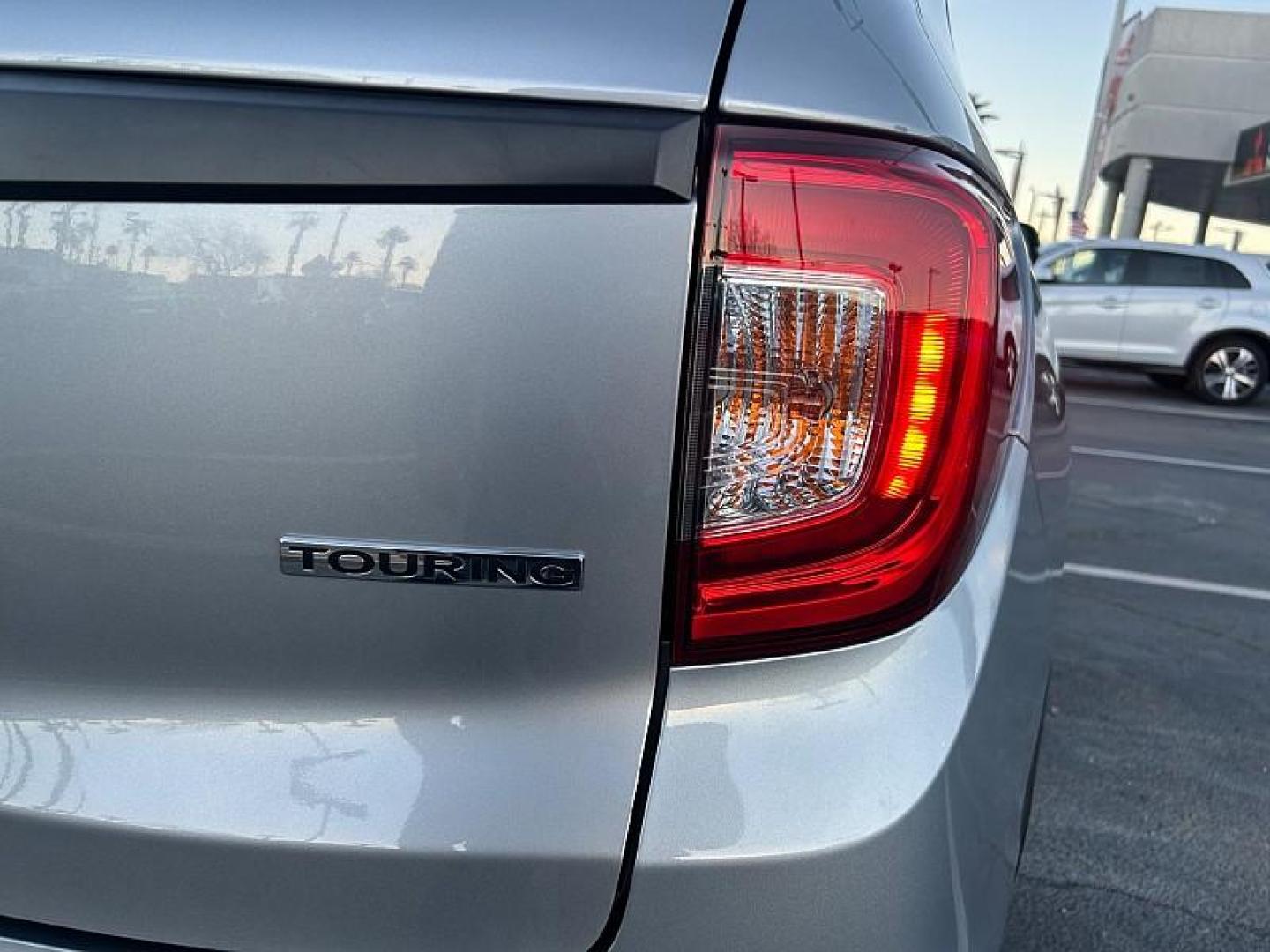 2020 GRAY Honda Passport (5FNYF7H9XLB) with an V6 i-VTEC 3.5 Liter engine, Automatic 9-Spd transmission, located at 412 Auto Vista Drive, Palmdale, 93551, (661) 945-0620, 34.592636, -118.136681 - Photo#12