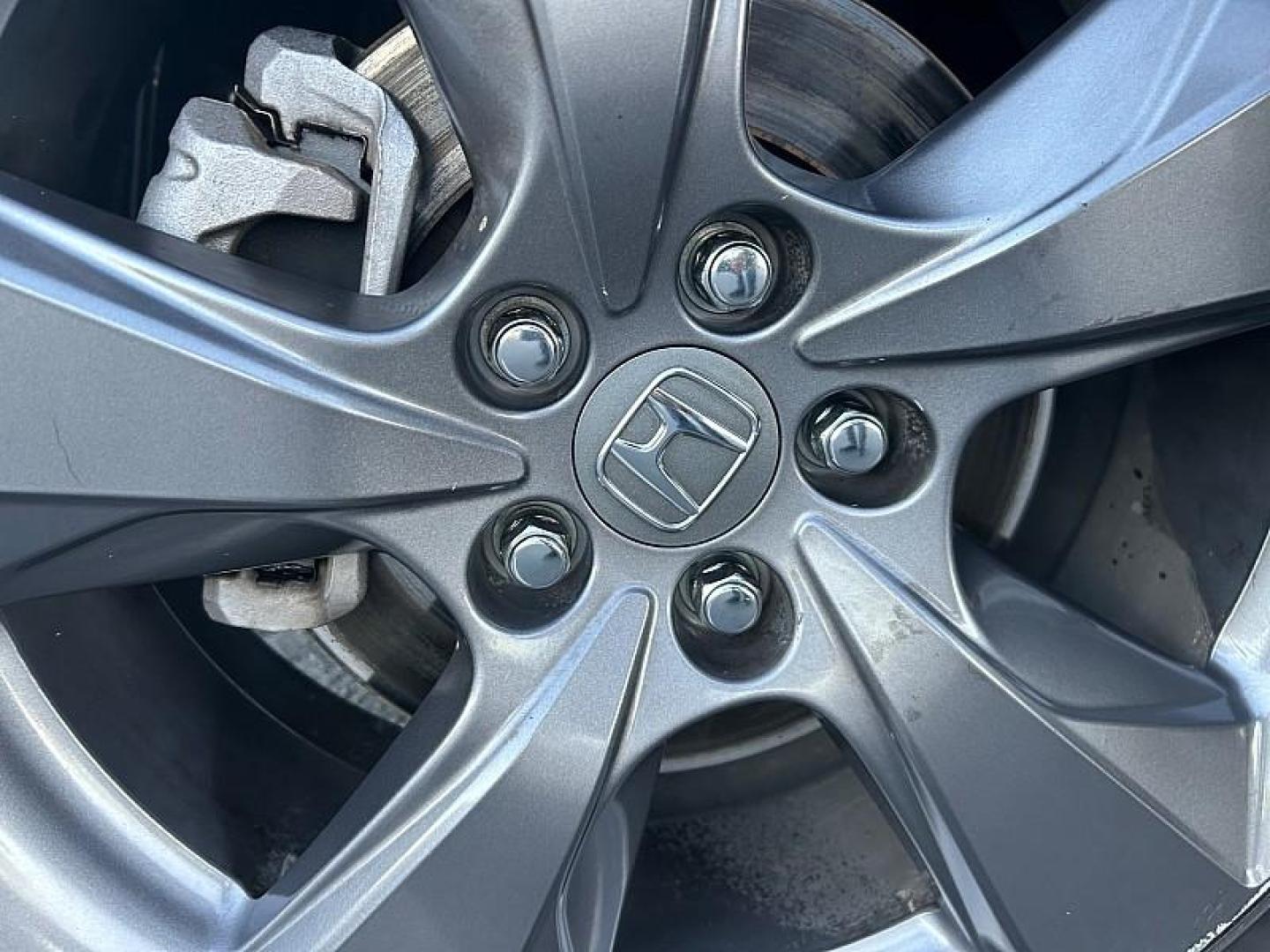 2020 GRAY Honda Passport (5FNYF7H9XLB) with an V6 i-VTEC 3.5 Liter engine, Automatic 9-Spd transmission, located at 412 Auto Vista Drive, Palmdale, 93551, (661) 945-0620, 34.592636, -118.136681 - Photo#15