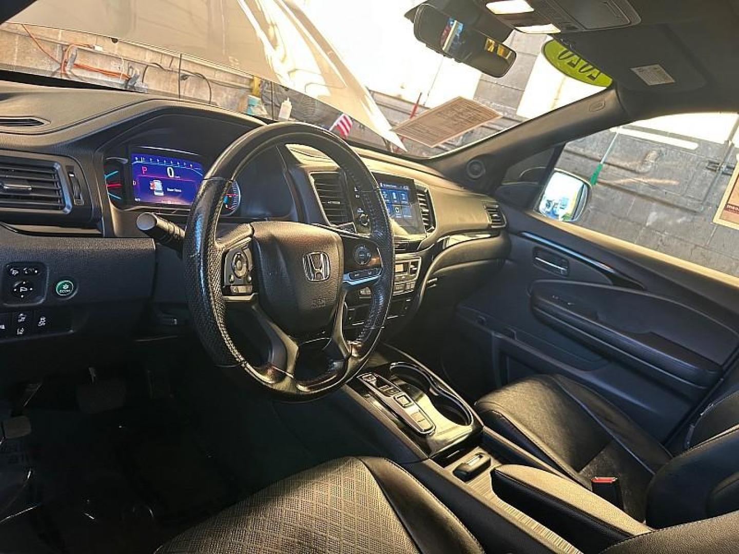 2020 GRAY Honda Passport (5FNYF7H9XLB) with an V6 i-VTEC 3.5 Liter engine, Automatic 9-Spd transmission, located at 412 Auto Vista Drive, Palmdale, 93551, (661) 945-0620, 34.592636, -118.136681 - Photo#17