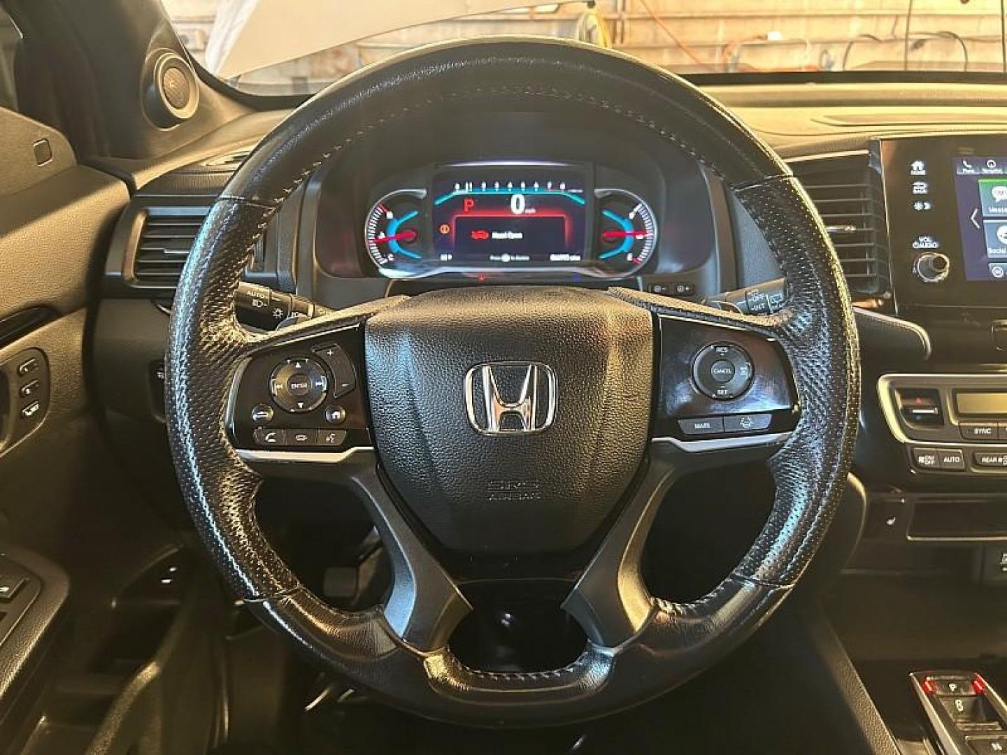 2020 GRAY Honda Passport (5FNYF7H9XLB) with an V6 i-VTEC 3.5 Liter engine, Automatic 9-Spd transmission, located at 412 Auto Vista Drive, Palmdale, 93551, (661) 945-0620, 34.592636, -118.136681 - Photo#21
