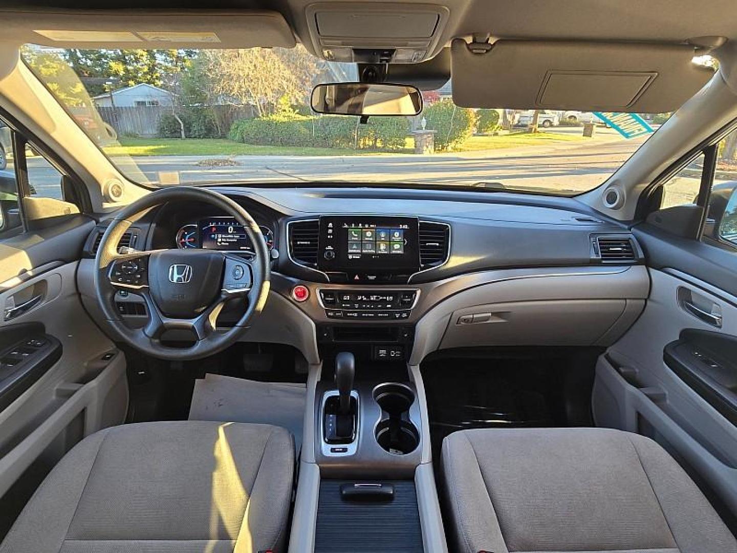 2020 GRAY Honda Pilot (5FNYF5H35LB) with an V6 i-VTEC 3.5 Liter engine, Automatic 6-Spd transmission, located at 246 E Walker St., Orland, 95963, (530) 865-5800, 39.747589, -122.178398 - Photo#20