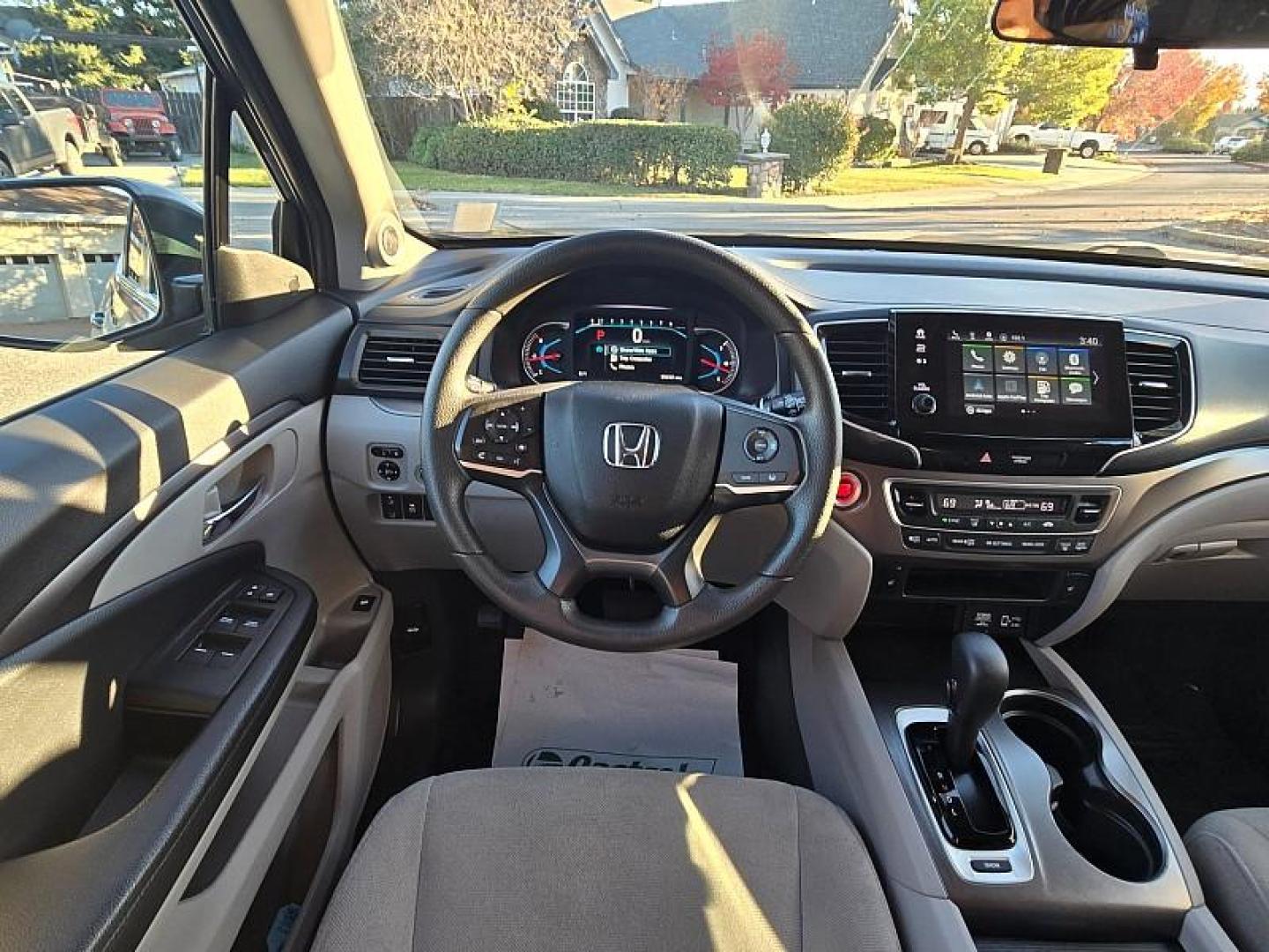 2020 GRAY Honda Pilot (5FNYF5H35LB) with an V6 i-VTEC 3.5 Liter engine, Automatic 6-Spd transmission, located at 246 E Walker St., Orland, 95963, (530) 865-5800, 39.747589, -122.178398 - Photo#21