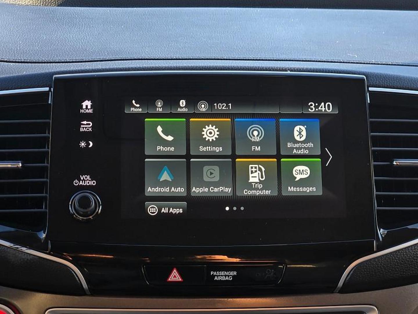 2020 GRAY Honda Pilot (5FNYF5H35LB) with an V6 i-VTEC 3.5 Liter engine, Automatic 6-Spd transmission, located at 246 E Walker St., Orland, 95963, (530) 865-5800, 39.747589, -122.178398 - Photo#24