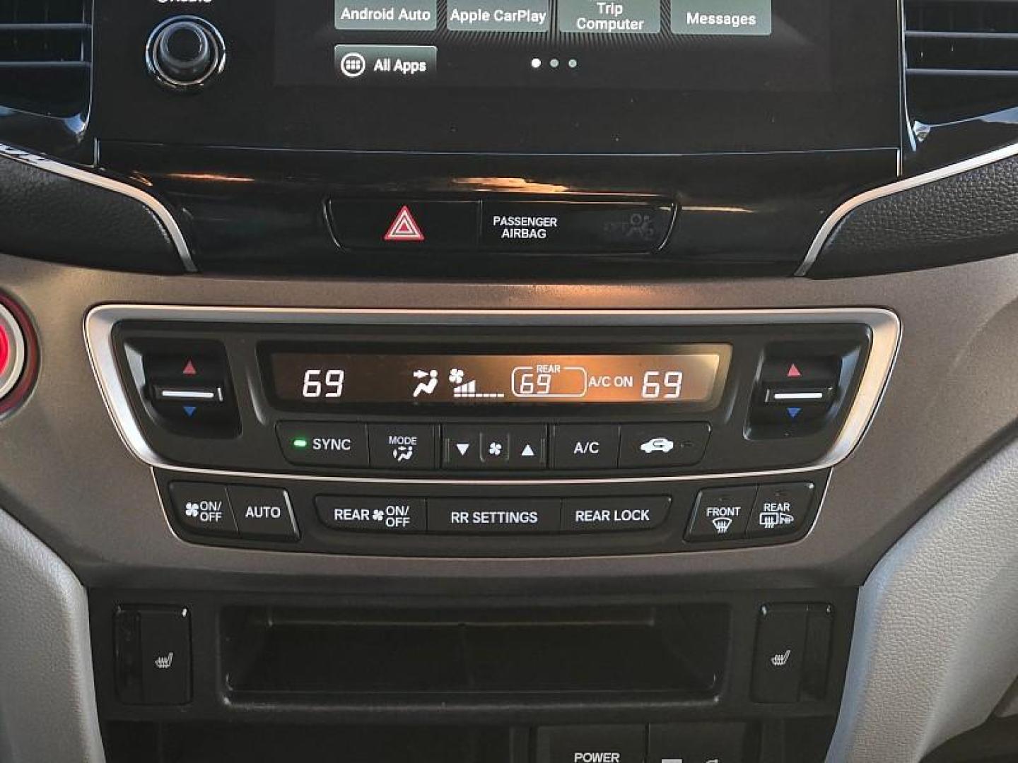 2020 GRAY Honda Pilot (5FNYF5H35LB) with an V6 i-VTEC 3.5 Liter engine, Automatic 6-Spd transmission, located at 246 E Walker St., Orland, 95963, (530) 865-5800, 39.747589, -122.178398 - Photo#25