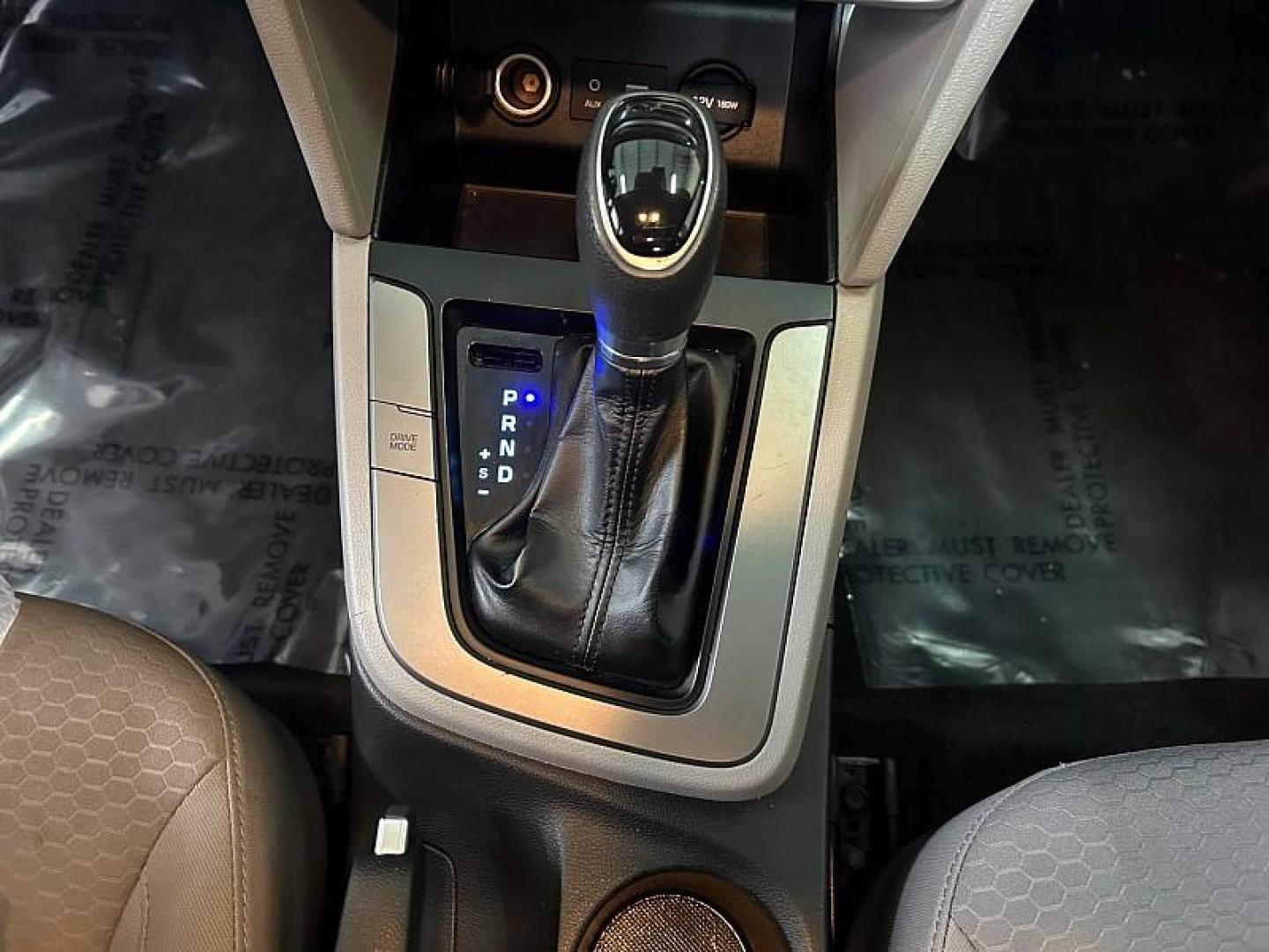 2020 RED Hyundai Elantra (KMHD84LF0LU) with an 4-Cyl 2.0 Liter engine, Automatic IVT transmission, located at 412 Auto Vista Drive, Palmdale, 93551, (661) 945-0620, 34.592636, -118.136681 - Photo#10