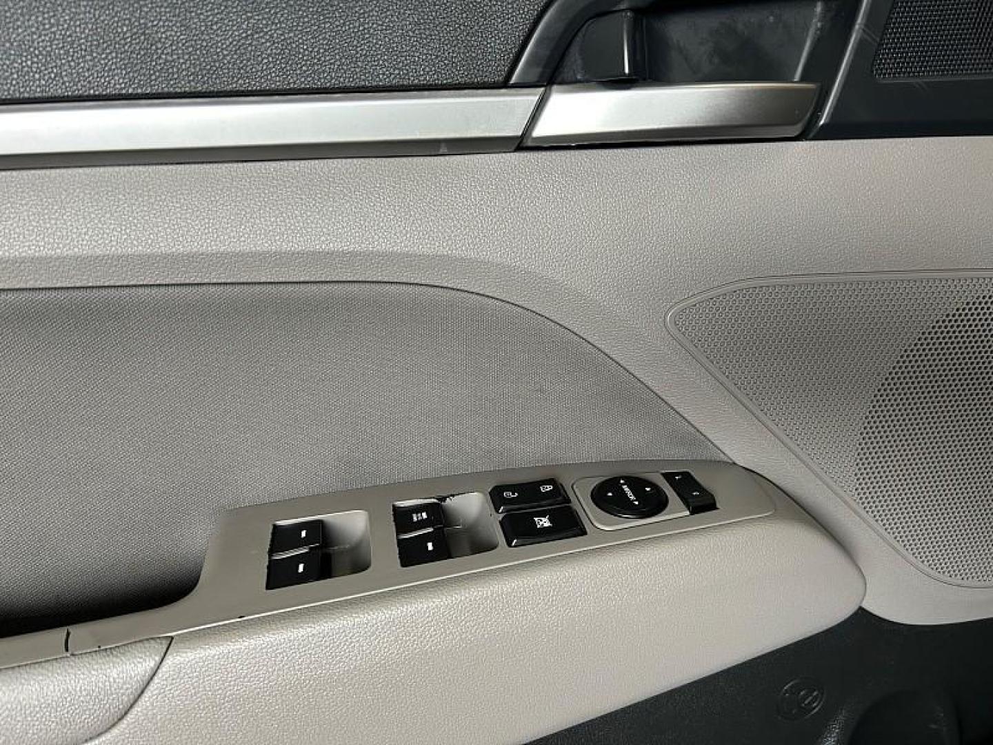 2020 RED Hyundai Elantra (KMHD84LF0LU) with an 4-Cyl 2.0 Liter engine, Automatic IVT transmission, located at 412 Auto Vista Drive, Palmdale, 93551, (661) 945-0620, 34.592636, -118.136681 - Photo#19