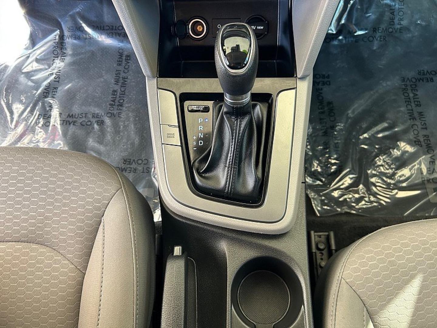 2020 RED Hyundai Elantra (KMHD74LFXLU) with an 4-Cyl 2.0 Liter engine, Automatic IVT transmission, located at 412 Auto Vista Drive, Palmdale, 93551, (661) 945-0620, 34.592636, -118.136681 - Photo#18