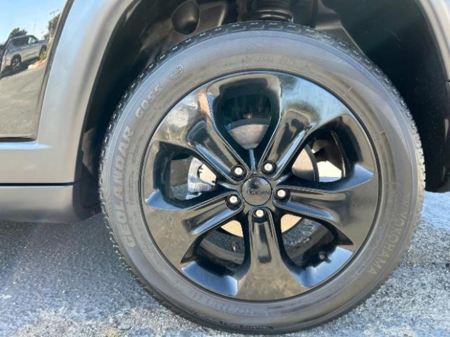2020 BLACK Jeep Compass (3C4NJCBB7LT) with an 4-Cyl MultiAir PZEV 2.4 Liter engine, Automatic 6-Spd transmission, located at 412 Auto Vista Drive, Palmdale, 93551, (661) 945-0620, 34.592636, -118.136681 - Photo#10