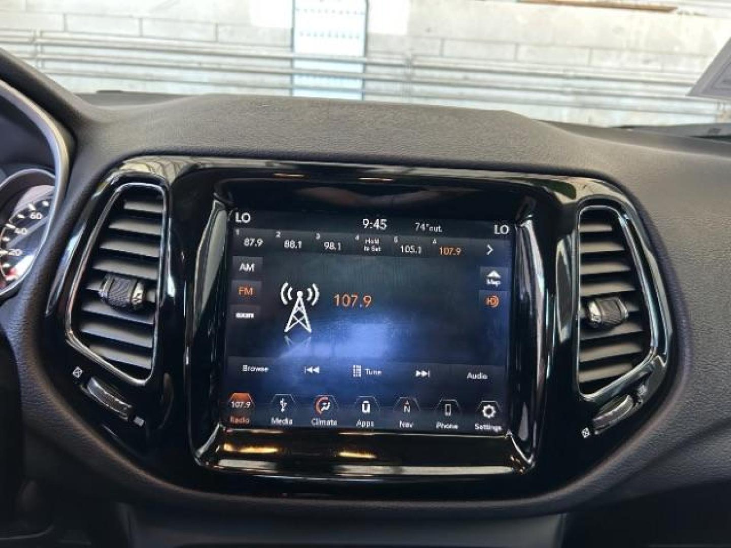 2020 BLACK Jeep Compass (3C4NJCBB7LT) with an 4-Cyl MultiAir PZEV 2.4 Liter engine, Automatic 6-Spd transmission, located at 412 Auto Vista Drive, Palmdale, 93551, (661) 945-0620, 34.592636, -118.136681 - Photo#20
