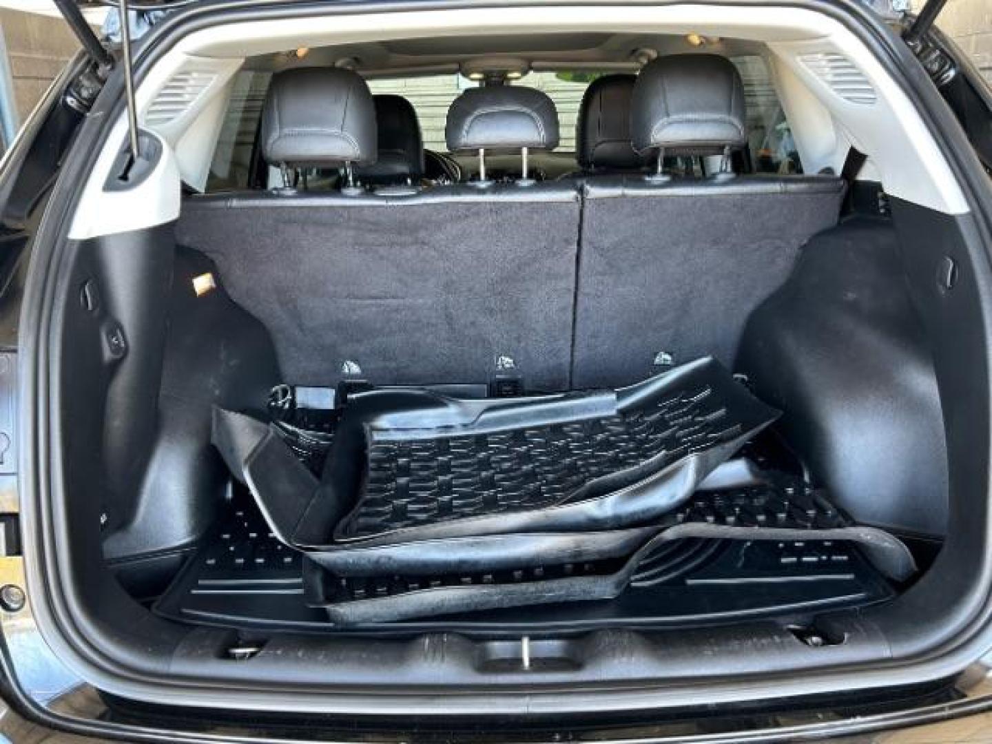 2020 BLACK Jeep Compass (3C4NJCBB7LT) with an 4-Cyl MultiAir PZEV 2.4 Liter engine, Automatic 6-Spd transmission, located at 412 Auto Vista Drive, Palmdale, 93551, (661) 945-0620, 34.592636, -118.136681 - Photo#25