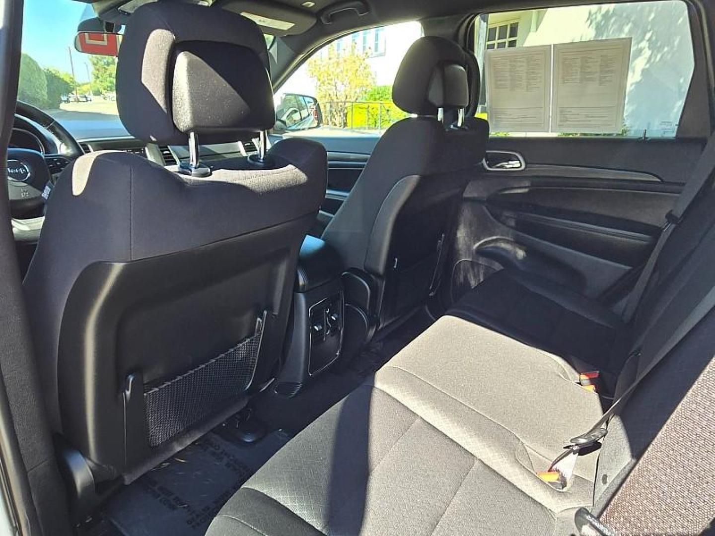 2020 WHITE Jeep Grand Cherokee (1C4RJFAGXLC) with an V6 VVT 3.6 Liter engine, Automatic 8-Spd transmission, located at 246 E Walker St., Orland, 95963, (530) 865-5800, 39.747589, -122.178398 - Photo#14