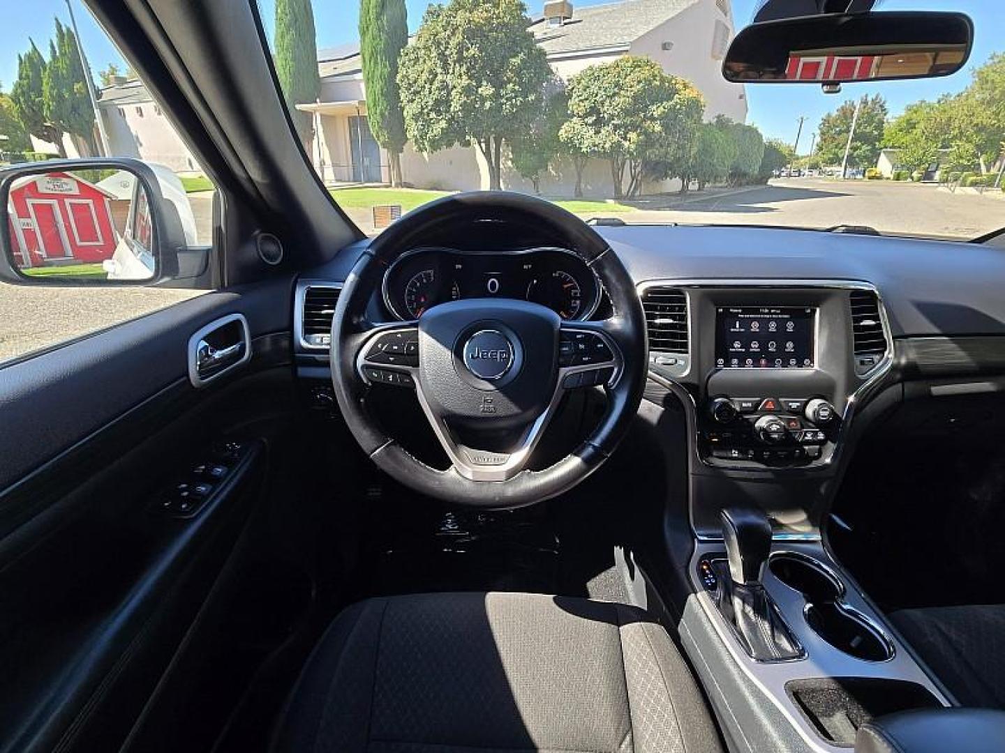 2020 WHITE Jeep Grand Cherokee (1C4RJFAGXLC) with an V6 VVT 3.6 Liter engine, Automatic 8-Spd transmission, located at 246 E Walker St., Orland, 95963, (530) 865-5800, 39.747589, -122.178398 - Photo#21