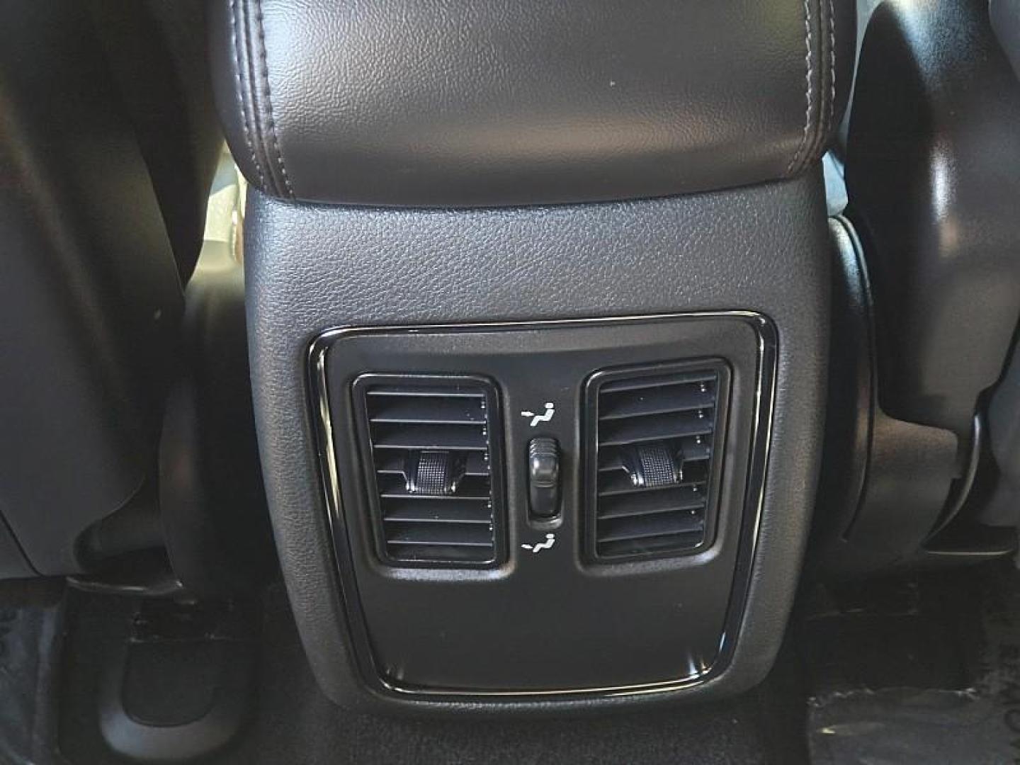 2020 WHITE Jeep Grand Cherokee (1C4RJFAGXLC) with an V6 VVT 3.6 Liter engine, Automatic 8-Spd transmission, located at 246 E Walker St., Orland, 95963, (530) 865-5800, 39.747589, -122.178398 - Photo#26