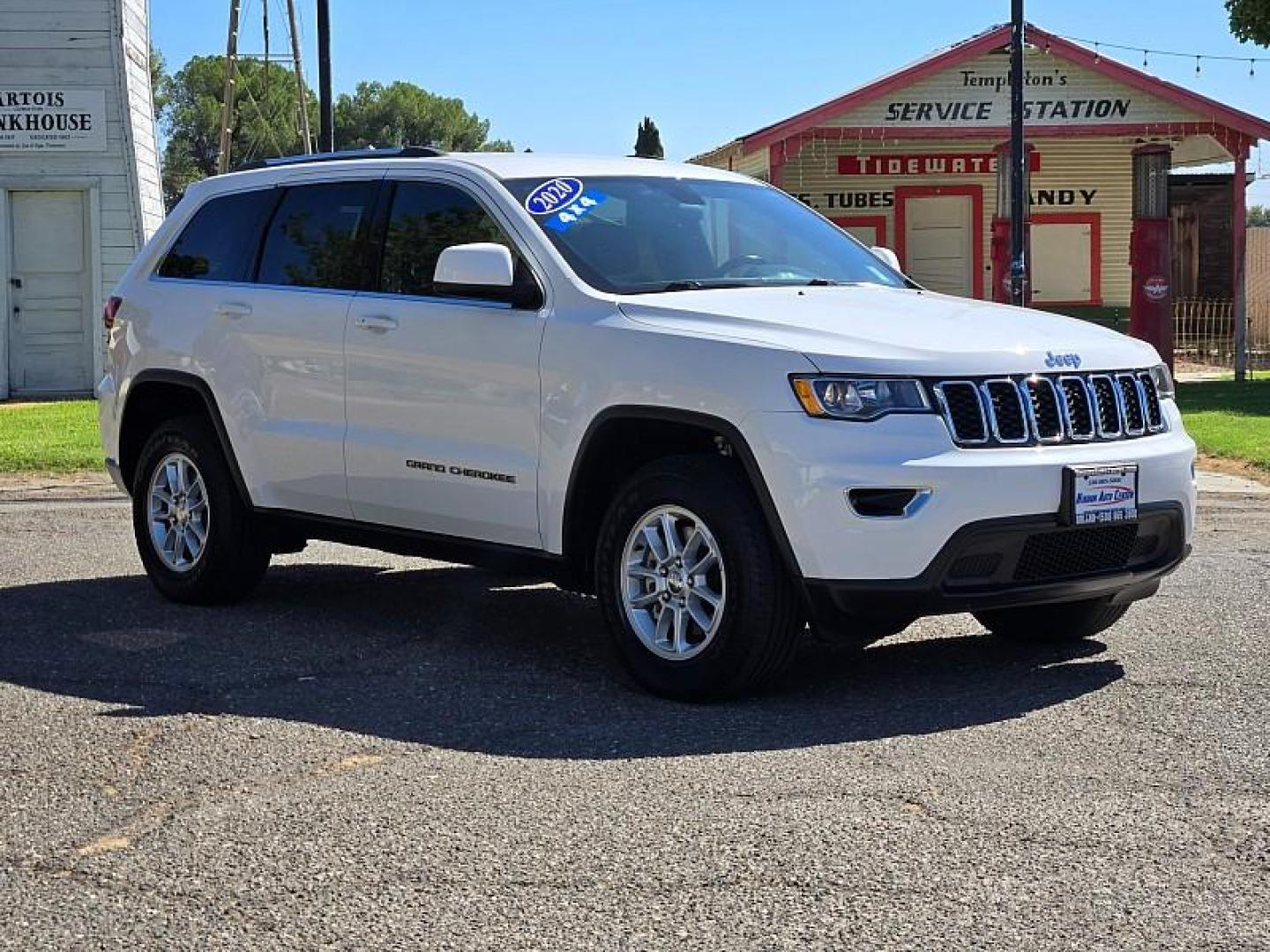 2020 WHITE Jeep Grand Cherokee (1C4RJFAGXLC) with an V6 VVT 3.6 Liter engine, Automatic 8-Spd transmission, located at 246 E Walker St., Orland, 95963, (530) 865-5800, 39.747589, -122.178398 - Photo#2