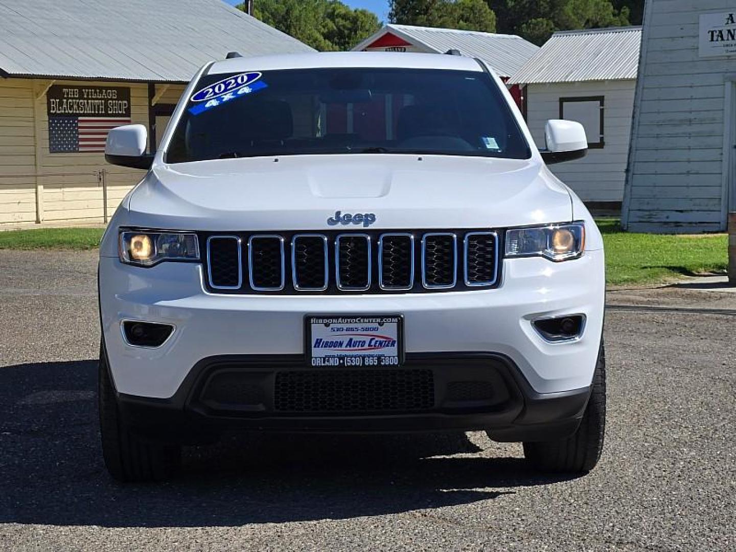 2020 WHITE Jeep Grand Cherokee (1C4RJFAGXLC) with an V6 VVT 3.6 Liter engine, Automatic 8-Spd transmission, located at 246 E Walker St., Orland, 95963, (530) 865-5800, 39.747589, -122.178398 - Photo#3