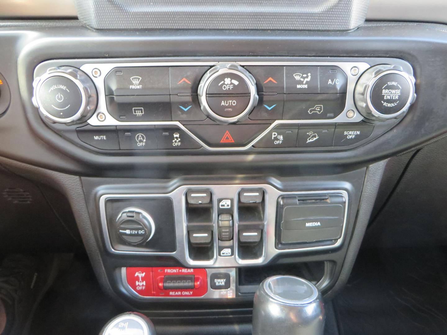 2020 Red /BLACK Jeep Wrangler Unlimited Rubicon (1C4HJXFN8LW) with an 2.0L L4 DOHC 16V TURBO engine, 6A transmission, located at 2630 Grass Valley Highway, Auburn, CA, 95603, (530) 508-5100, 38.937893, -121.095482 - Features - 17'' Fuel Recoil wheels, 35'' Nitto Ridge Grappler tires, Smittybilt XRC Flat fenders, Smittybilt inner fender liners, and new Alea Leather. - Photo#29