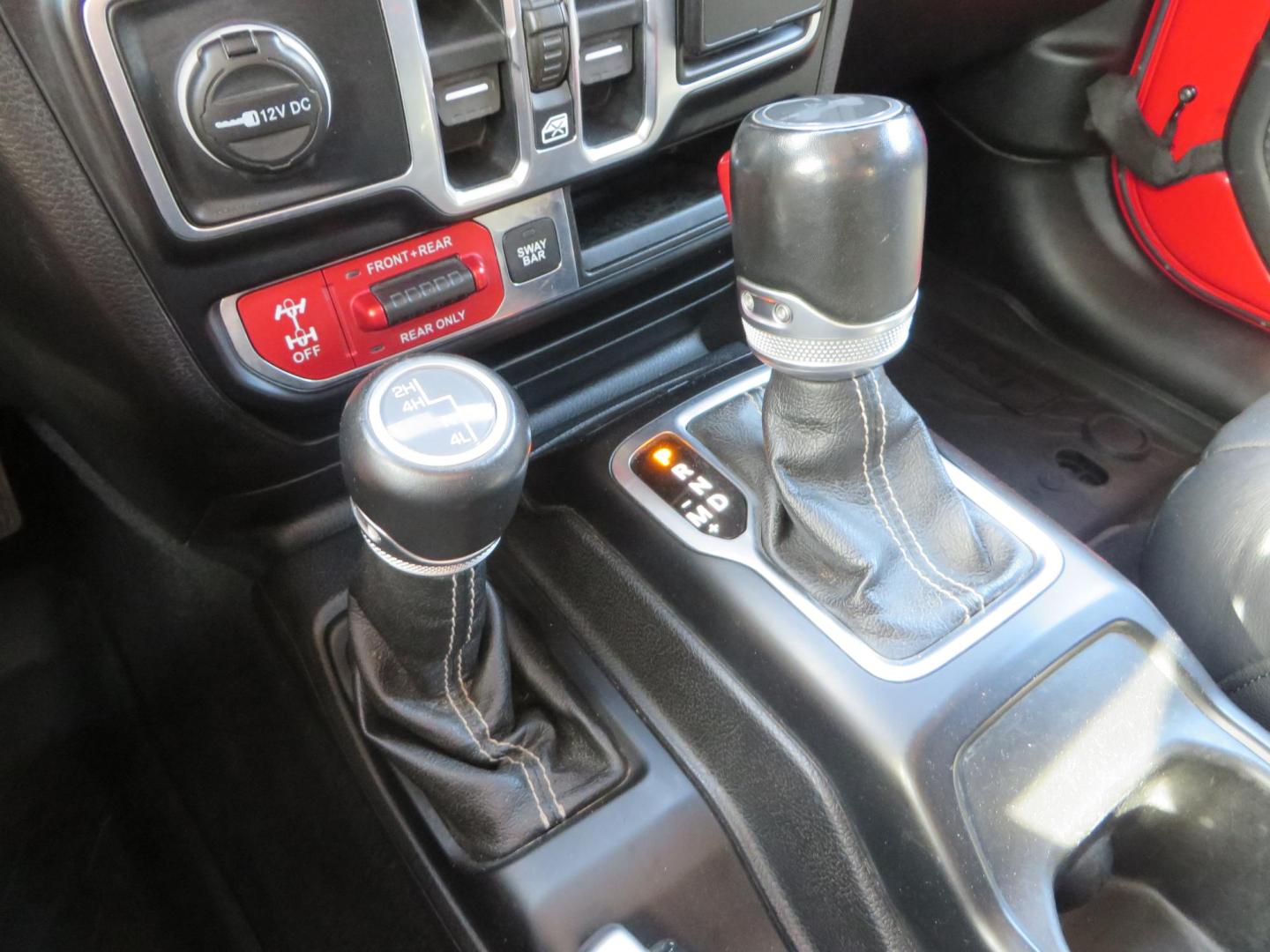 2020 Red /BLACK Jeep Wrangler Unlimited Rubicon (1C4HJXFN8LW) with an 2.0L L4 DOHC 16V TURBO engine, 6A transmission, located at 2630 Grass Valley Highway, Auburn, CA, 95603, (530) 508-5100, 38.937893, -121.095482 - Features - 17'' Fuel Recoil wheels, 35'' Nitto Ridge Grappler tires, Smittybilt XRC Flat fenders, Smittybilt inner fender liners, and new Alea Leather. - Photo#31