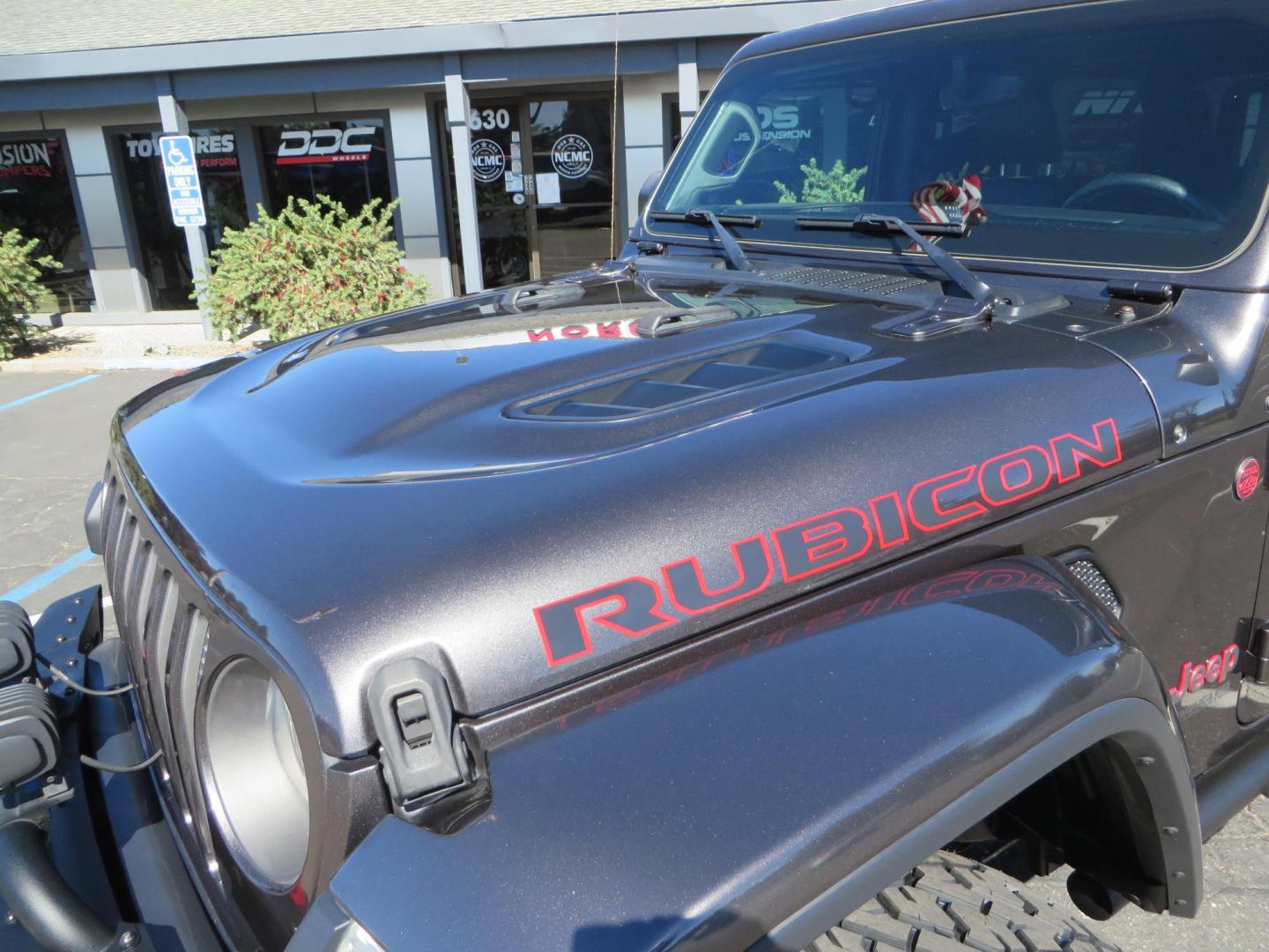 2020 Gray Jeep Wrangler Unlimited Rubicon (1C4HJXFN0LW) with an 2.0L L4 DOHC 16V TURBO engine, 6A transmission, located at 2630 Grass Valley Highway, Auburn, CA, 95603, (530) 508-5100, 38.937893, -121.095482 - Features a 3" Zone offroad suspension system, Fox Adventure series shocks, 37" Toyo RT tires, 17" Double Black Method NV wheels, Teraflex HD spare tire carrier, Nerf steps, and roof rack crossbars. - Photo#16