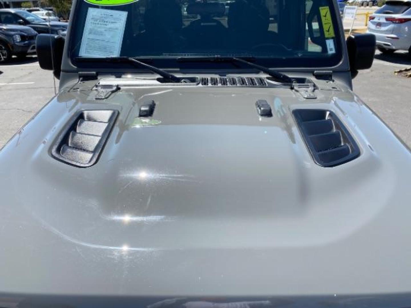 2020 GRAY Jeep Wrangler Unlimited (1C4HJXFN1LW) with an 4-Cyl Turbo 2.0 Liter engine, Automatic transmission, located at 412 Auto Vista Drive, Palmdale, 93551, (661) 945-0620, 34.592636, -118.136681 - Photo#11