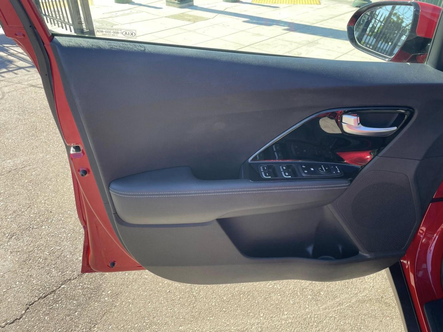 2020 Kia Niro Plug In Hybrid EX (KNDCD3LDXL5) , 6A transmission, located at 744 E Miner Ave, Stockton, CA, 95202, (209) 944-5770, 37.956863, -121.282082 - PLUS TAXES AND FEES NO CHARGER AVAILABLE - Photo#6