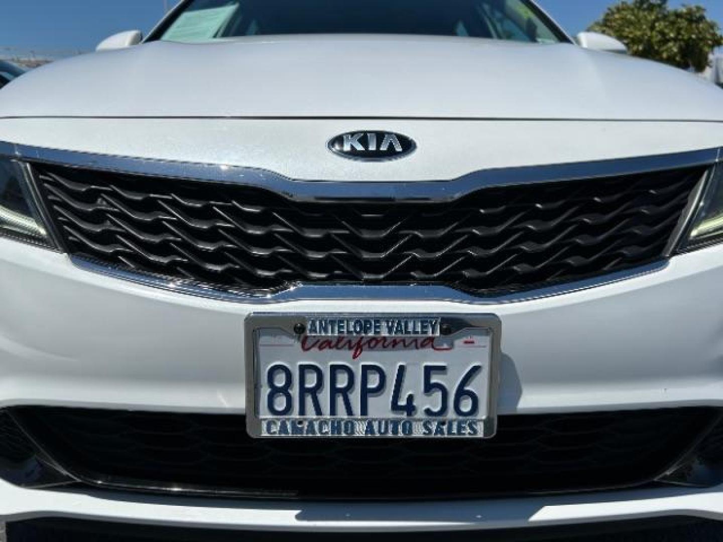 2020 WHITE Kia Optima (5XXGT4L34LG) with an 4-Cyl 2.4 Liter engine, Automatic 6-Spd w/H-Matic transmission, located at 412 Auto Vista Drive, Palmdale, 93551, (661) 945-0620, 34.592636, -118.136681 - Photo#8