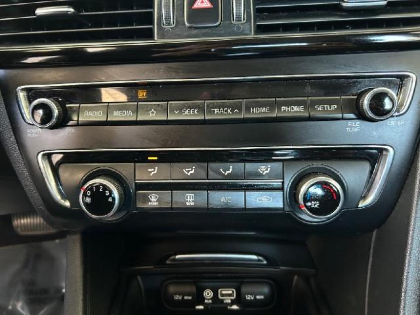 2020 WHITE Kia Optima (5XXGT4L34LG) with an 4-Cyl 2.4 Liter engine, Automatic 6-Spd w/H-Matic transmission, located at 412 Auto Vista Drive, Palmdale, 93551, (661) 945-0620, 34.592636, -118.136681 - Photo#21