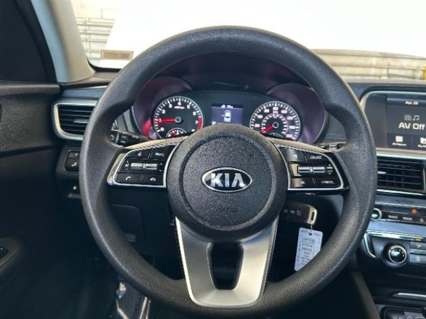 2020 WHITE Kia Optima (5XXGT4L34LG) with an 4-Cyl 2.4 Liter engine, Automatic 6-Spd w/H-Matic transmission, located at 412 Auto Vista Drive, Palmdale, 93551, (661) 945-0620, 34.592636, -118.136681 - Photo#23