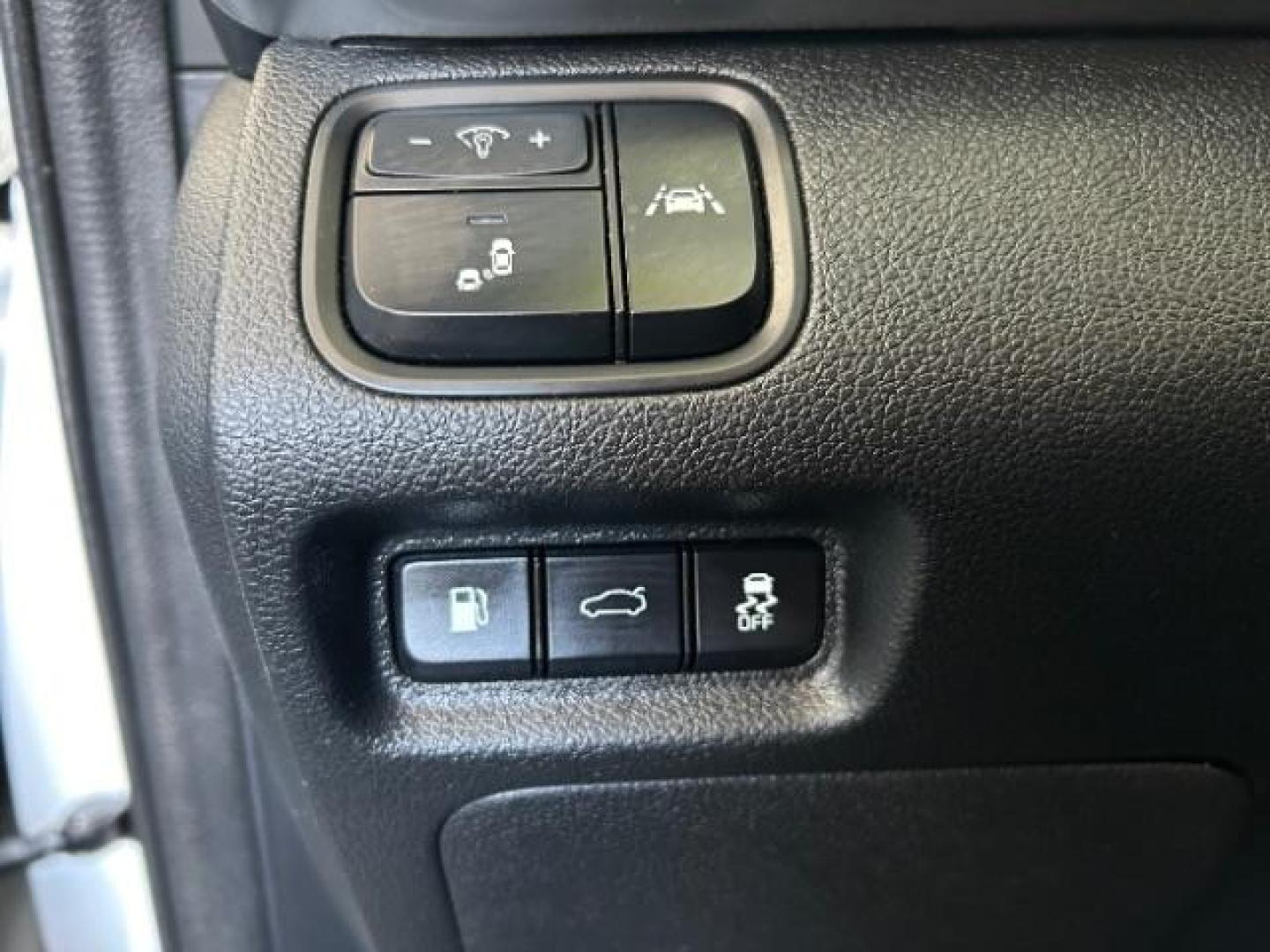 2020 WHITE Kia Optima (5XXGT4L34LG) with an 4-Cyl 2.4 Liter engine, Automatic 6-Spd w/H-Matic transmission, located at 412 Auto Vista Drive, Palmdale, 93551, (661) 945-0620, 34.592636, -118.136681 - Photo#27