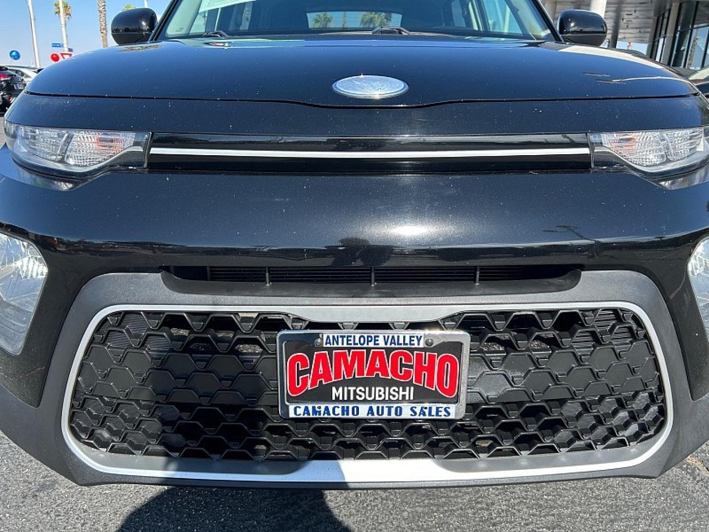 2020 Black Kia Soul (KNDJ23AU6L7) with an 4-Cyl 2.0 Liter engine, Automatic i-VT transmission, located at 412 Auto Vista Drive, Palmdale, 93551, (661) 945-0620, 34.592636, -118.136681- Photo#4