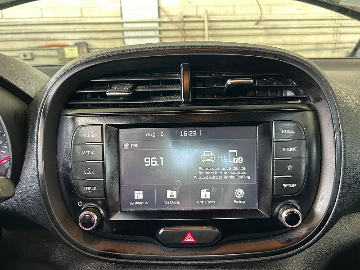 2020 Black Kia Soul (KNDJ23AU6L7) with an 4-Cyl 2.0 Liter engine, Automatic i-VT transmission, located at 412 Auto Vista Drive, Palmdale, 93551, (661) 945-0620, 34.592636, -118.136681- Photo#24